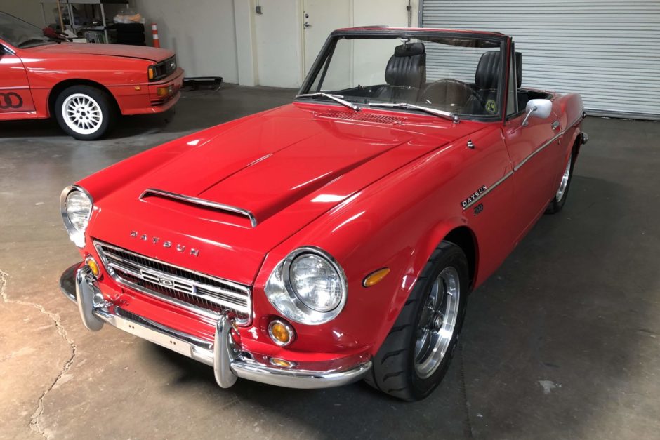 Datsun SP310/311 Roadster with VTO vintage aluminum wheels - Photo 4