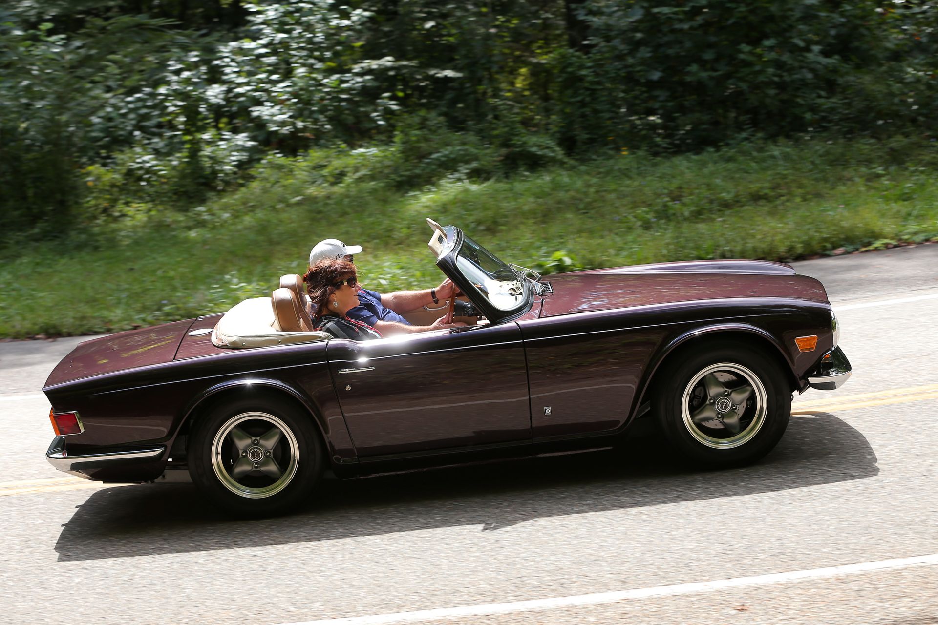 Triumph TR6 with VTO vintage aluminum wheels - Photo 10