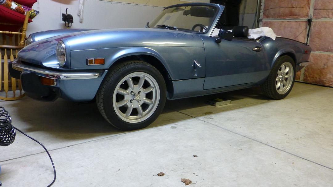 Triumph Spitfire with VTO vintage aluminum wheels - Photo 1