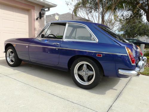 MG MGB/GT with VTO vintage aluminum wheels - Photo 18