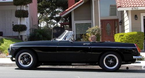 MG MGB/GT with VTO vintage aluminum wheels - Photo 23