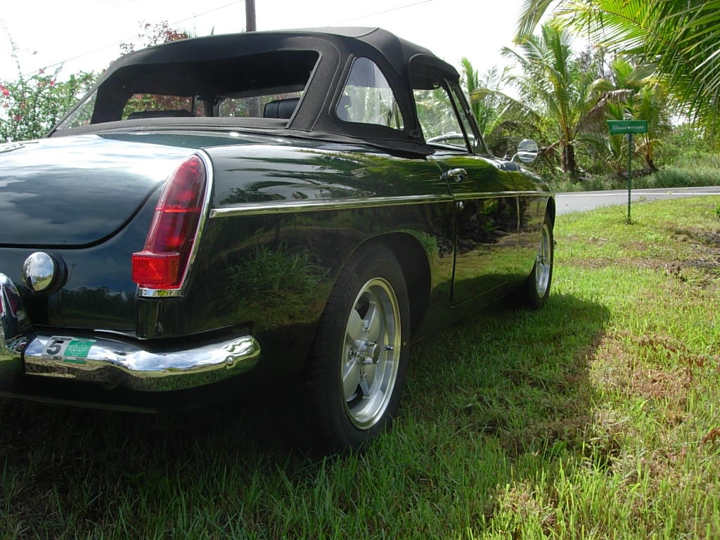 MG MGB/GT with VTO vintage aluminum wheels - Photo 42