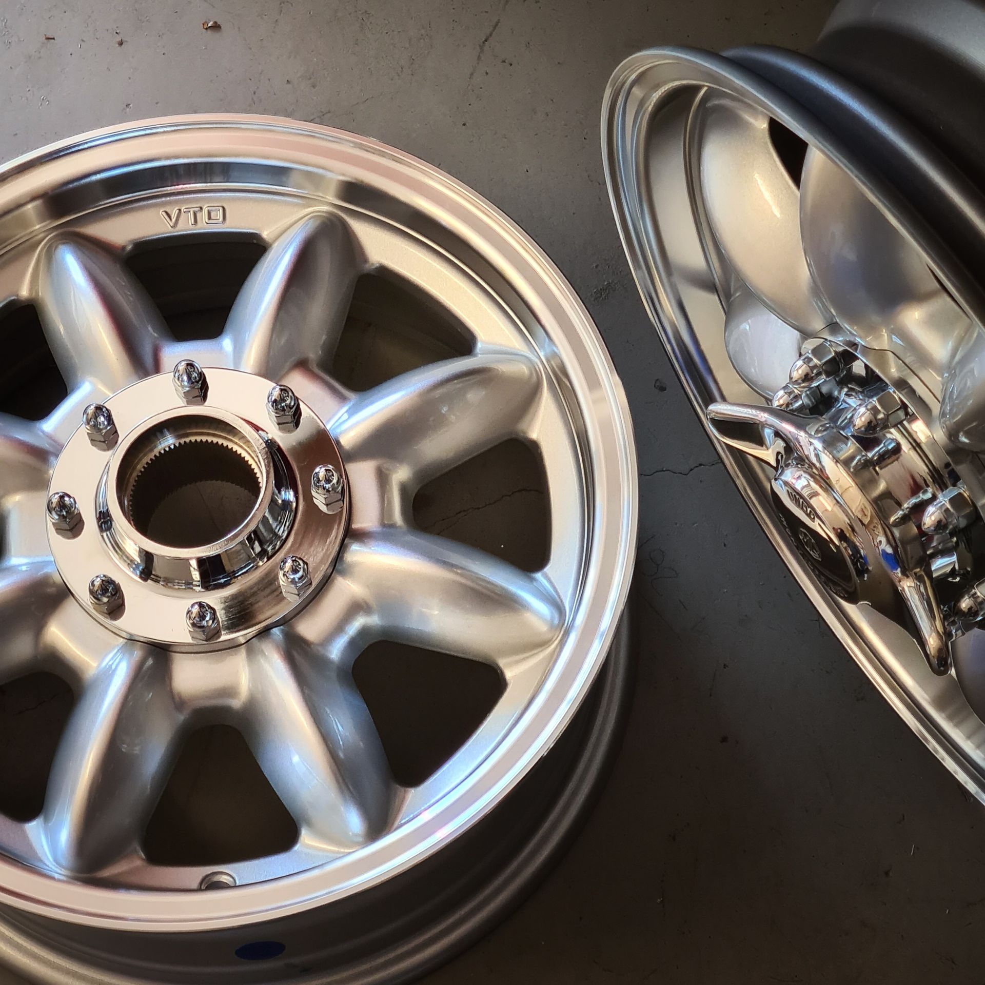 MG MGA with VTO vintage aluminum wheels - Photo 13