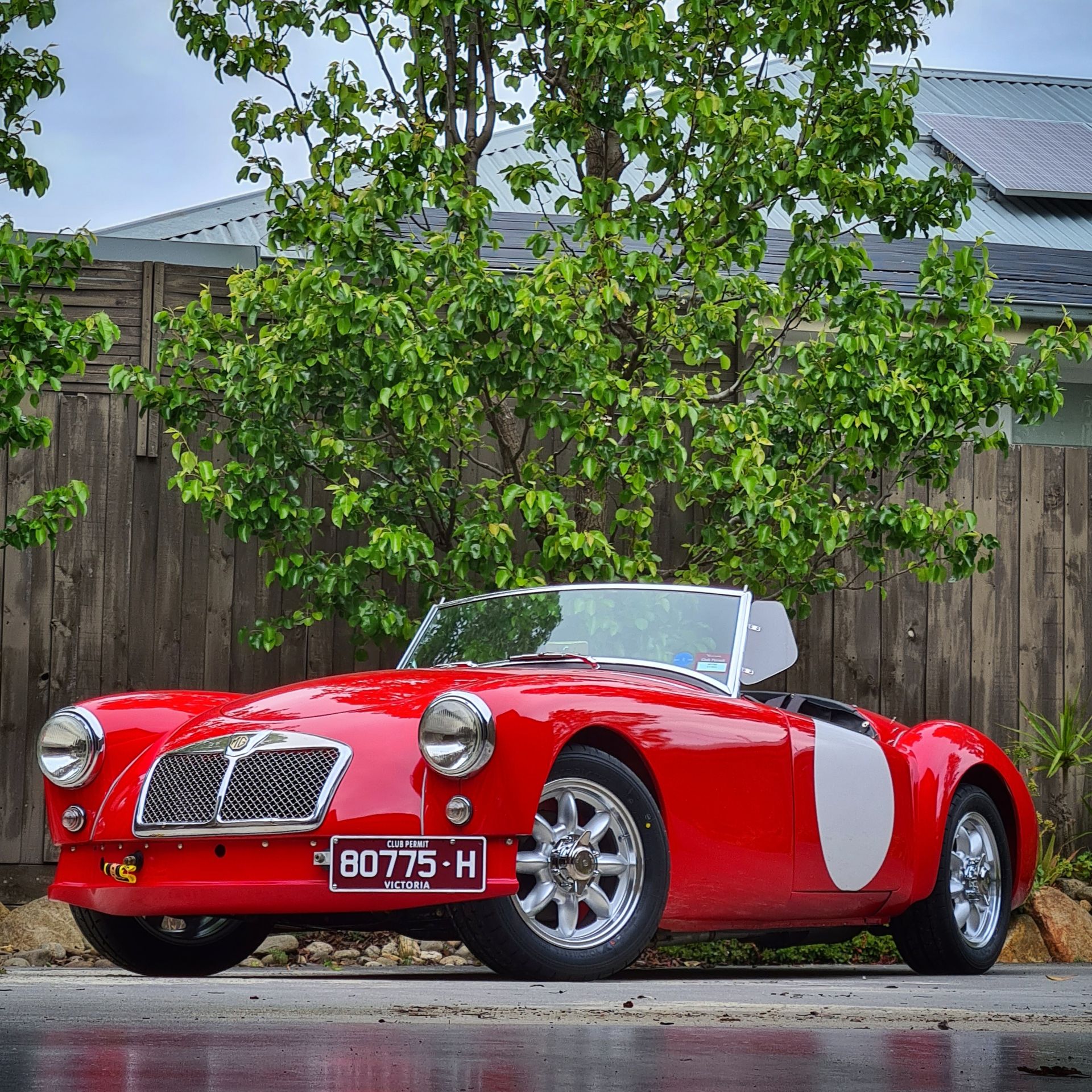 MG MGA with VTO vintage aluminum wheels - Photo 26